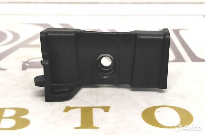 Кронштейн бампера передний левый Kia Sportage