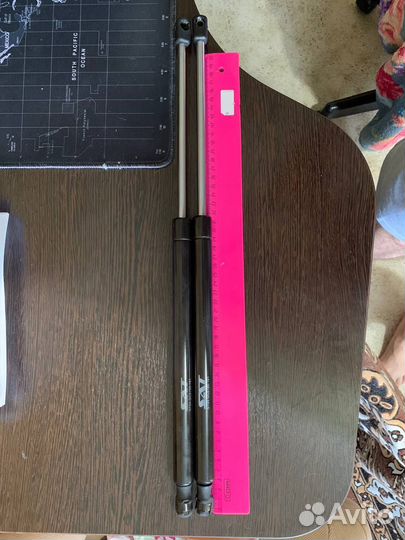 Амортизаторы багажника / капота