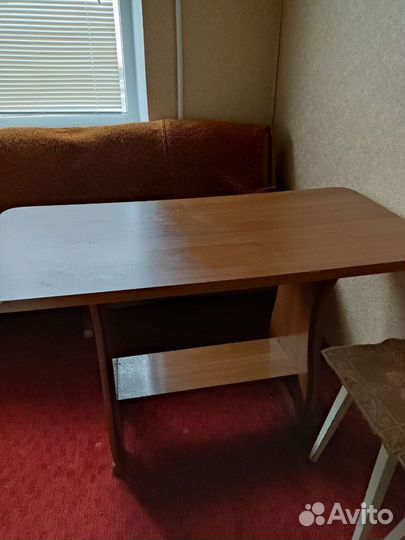 Стол обеденный