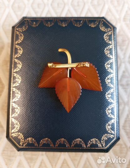 Брошь янтарь винтаж позолота