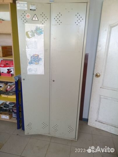 Металлический шкаф 