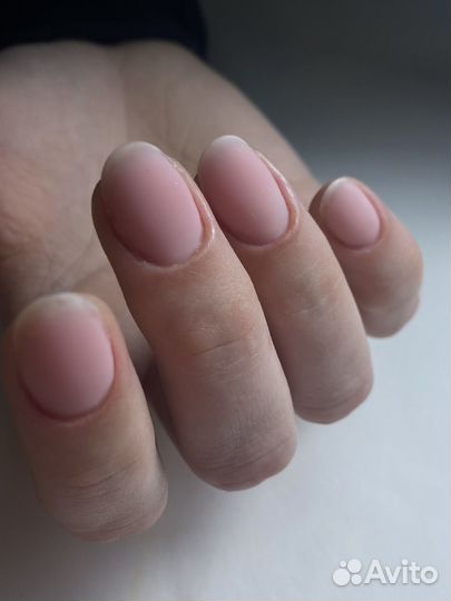 Модель на маникюр