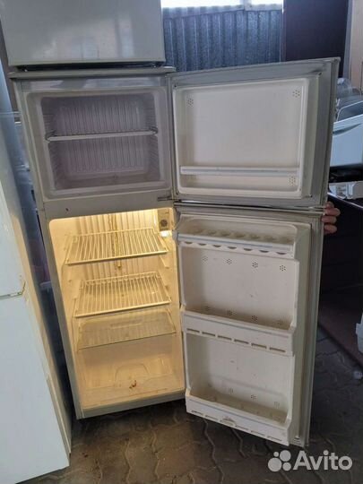 Холодильник Узкий