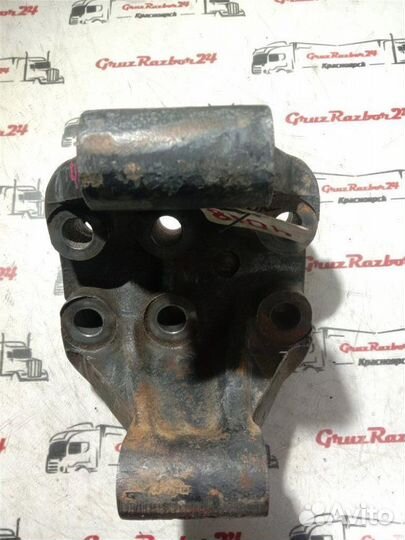 Кронштейн крепления реактивной тяги Iveco Trakker