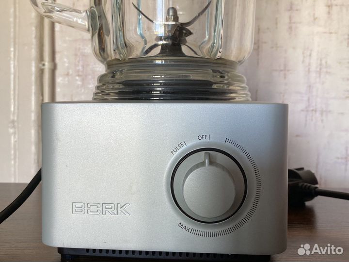 Блендер bork В 780