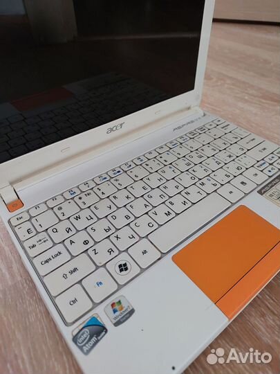 Нетбук Acer aspire one d270