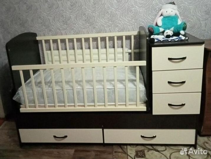 Детская кроватка