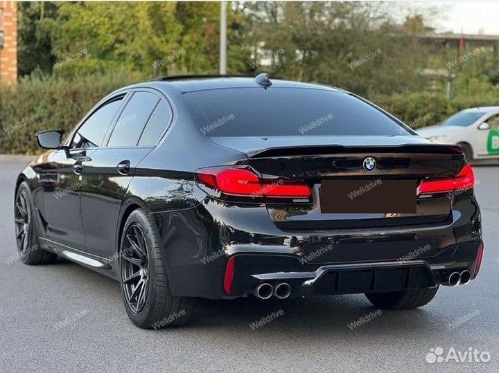 Обвес BMW 5 G30 с решеткой радиатора и спойлером