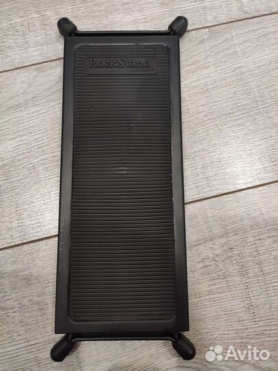 Подставка под ногу гитариста