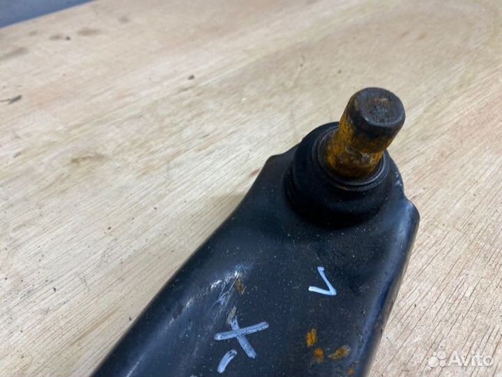 Рычаг подвески передний правый Nissan X-Trail T31