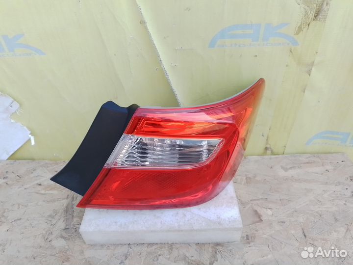 Фонарь задний наружный правый Toyota Camry 50