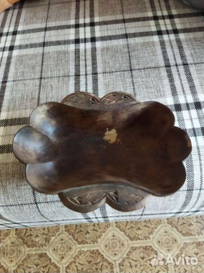 Блюдо из дерева