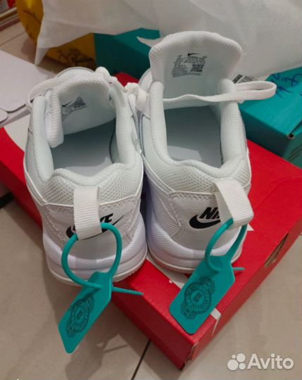 Оригинальные кроссовки Nike размер 38