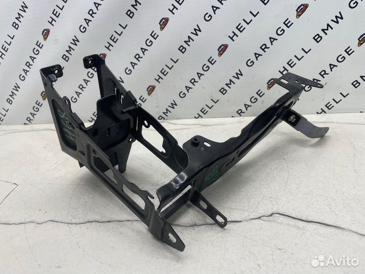 Кронштейн фары правый Bmw F20 F21 F30 F31 F32 F34