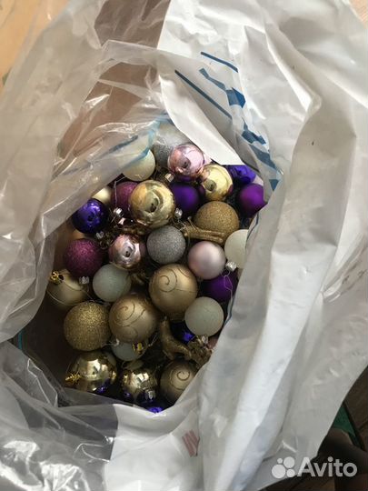 Елка с игрушками