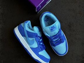 Nike sb dunk low blue raspberry кроссовки
