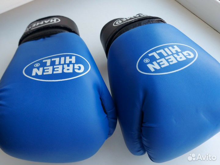 Боксерские перчатки