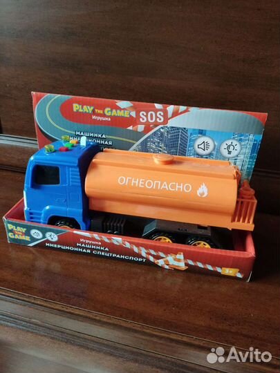 Машина спецтранспорт