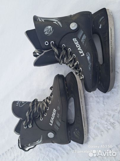 Коньки хоккейные