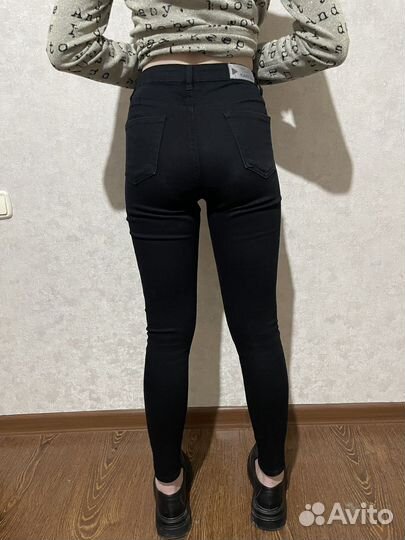 Джинсы женские