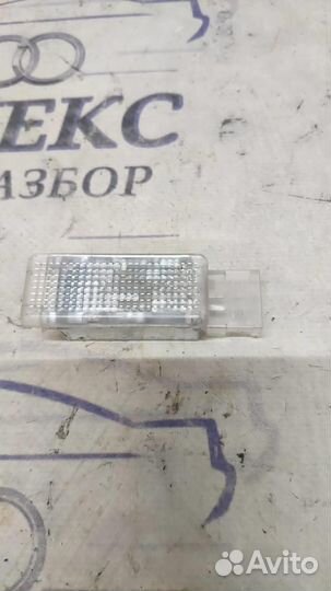 Плафон салонный VW Touareg 2002-2010