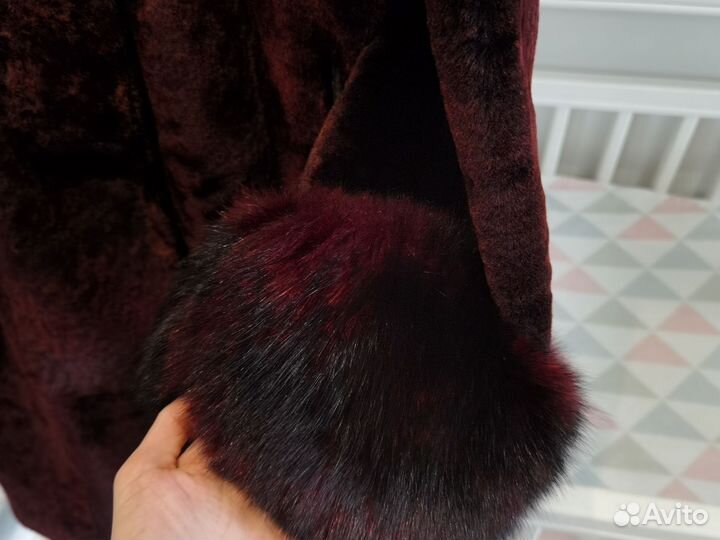 Продам мутоновую шубу 50 размер