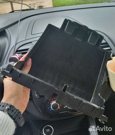 Штатная Магнитола и рамка Renault kaptur колонки