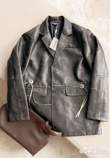 Кожаная куртка Balenciaga