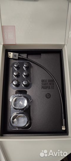 Беспроводные наушники Beats