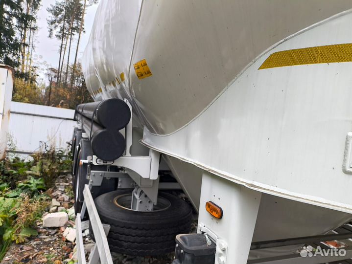 Полуприцеп цементовоз Kassbohrer Silolegend, 2021