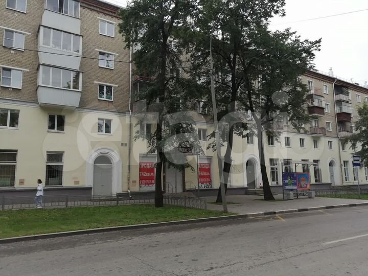 Продам торговое помещение, 742 м²