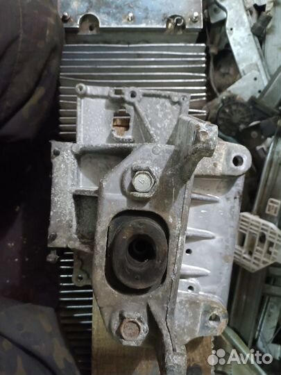 Подушка двигателя Nissan Tiida