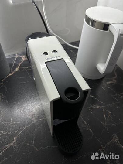 Кофемашина nespresso essenza mini