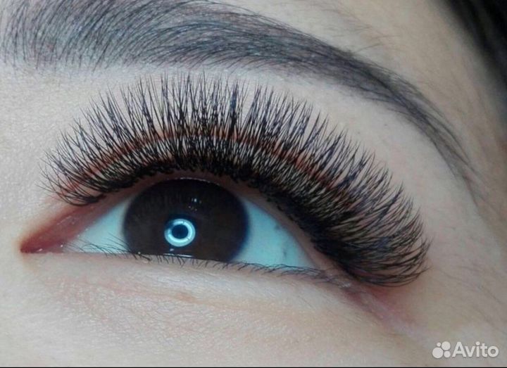 Наращивание ресниц в студии красоты