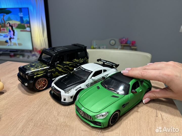 Игрушка машина mercedes-benz