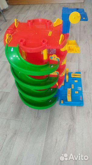 Игрушечный паркинг