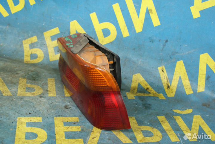 Задний правый фонарь Ford Escort