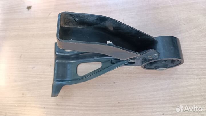 Подушка двигателя задняя Mitsubishi Outlander XL