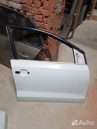 Дверь передняя правая Фольксваген поло 5