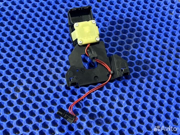 Кнопка электро рулевой колонки BMW E60, E63