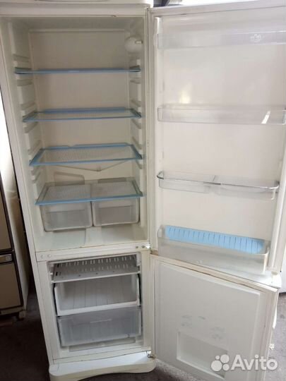 Холодильник бу indesit