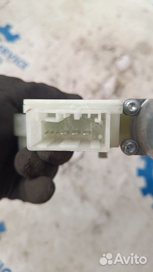 Volkswagen Polo 6 Rapid 20- моторчик левый задний