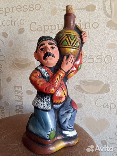 Глиняный кувшин 1литр, в виде фигурки сборщика вин