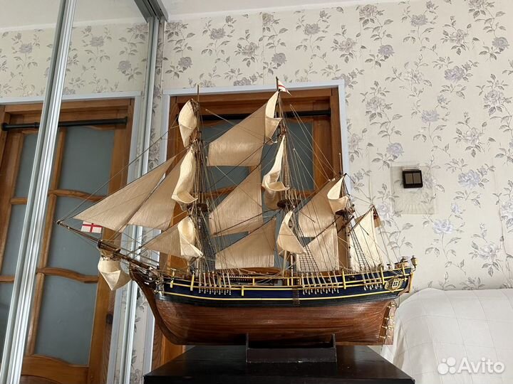 Модель корабля парусник HMS Bounty Баунти