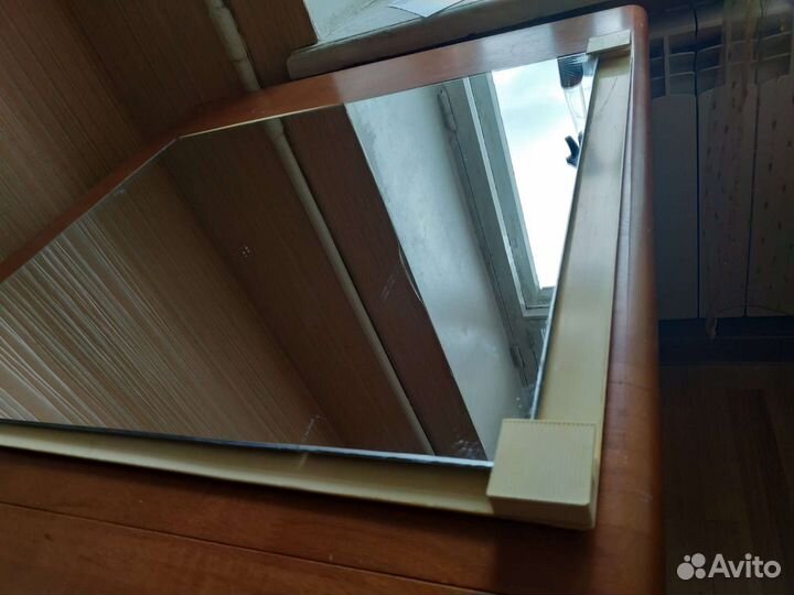 Зеркало настенное