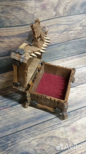 Зубастый сундук мимик