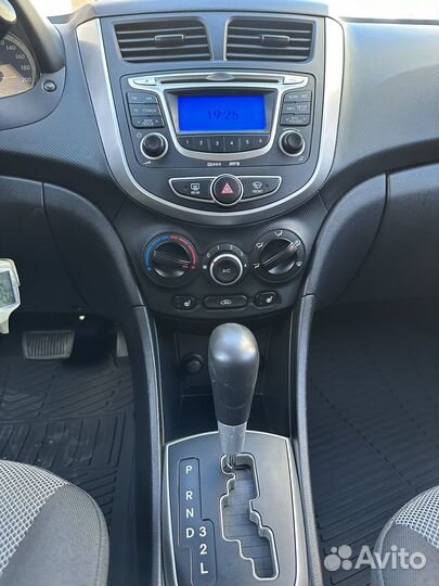 Hyundai Solaris 1.6 AT, 2013, 58 367 км