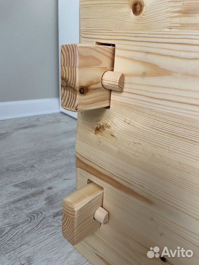 Сундук из сосны