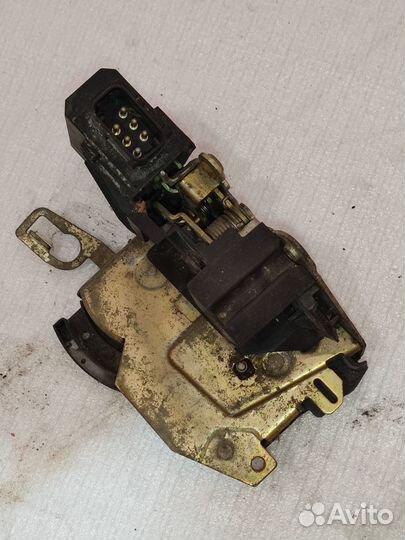 Замок передней правой двери bmw 3 e36