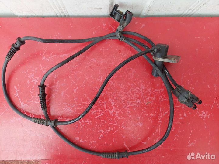 Датчик ABS передний левый Mercedes-Benz W140